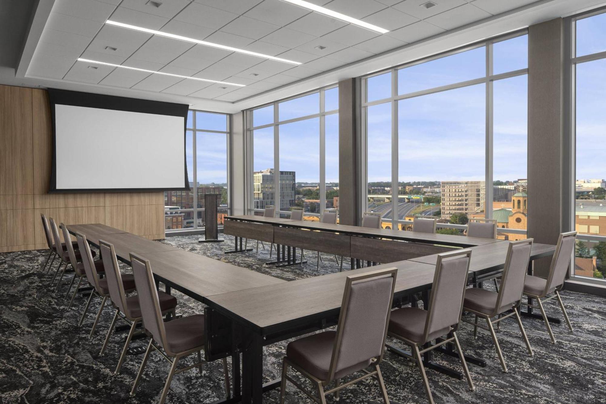 Ac By Marriott Downtown 4*