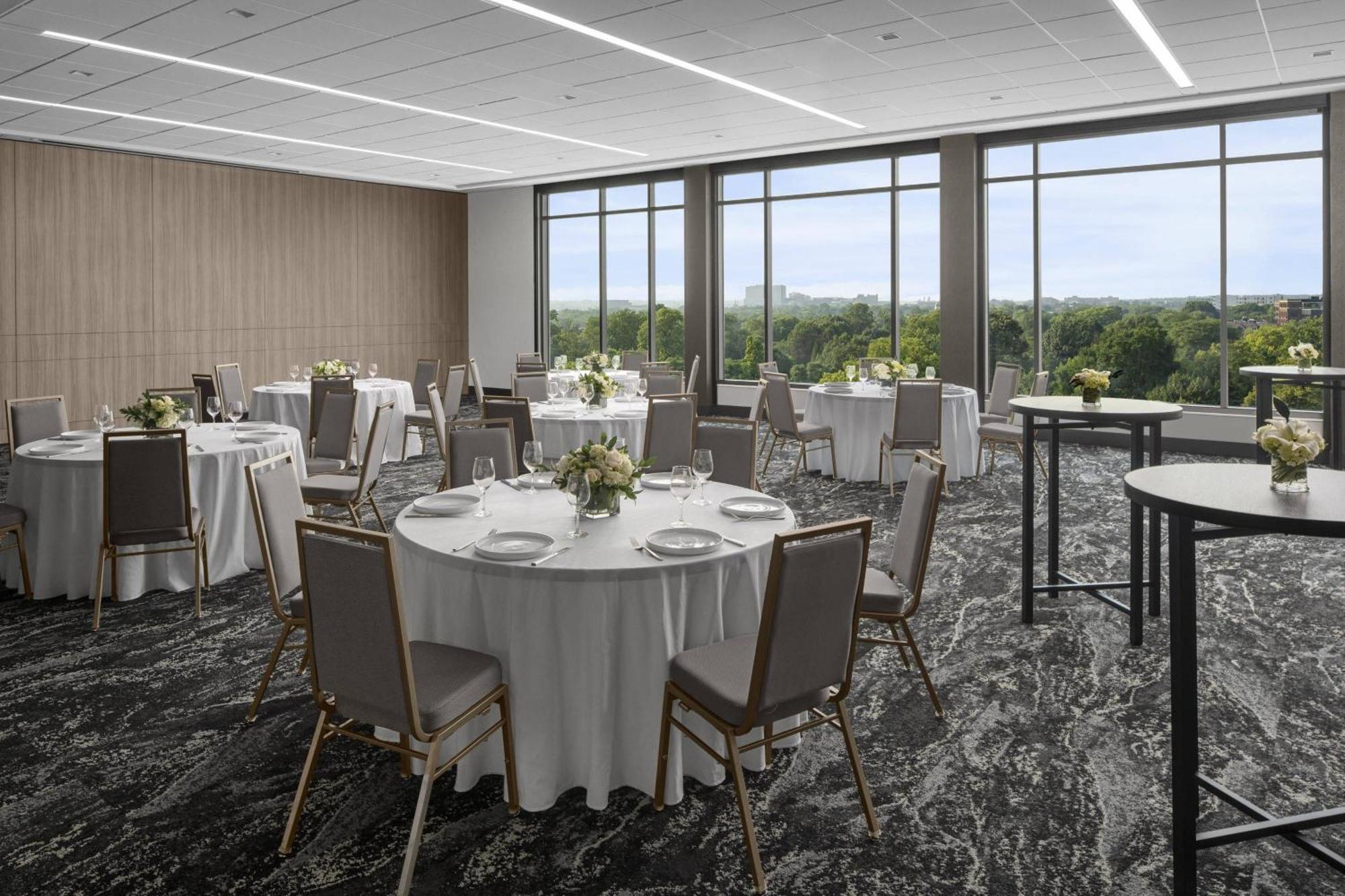 Hotel Ac By Marriott Downtown 4*